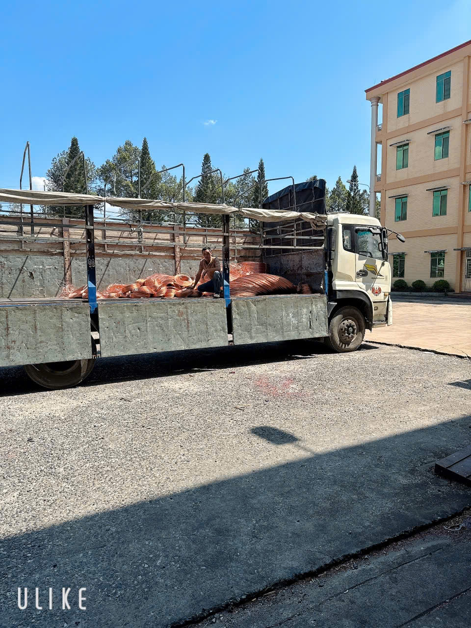 Xe tải chuyên dụng vận chuyển phế liệu công nghiệp